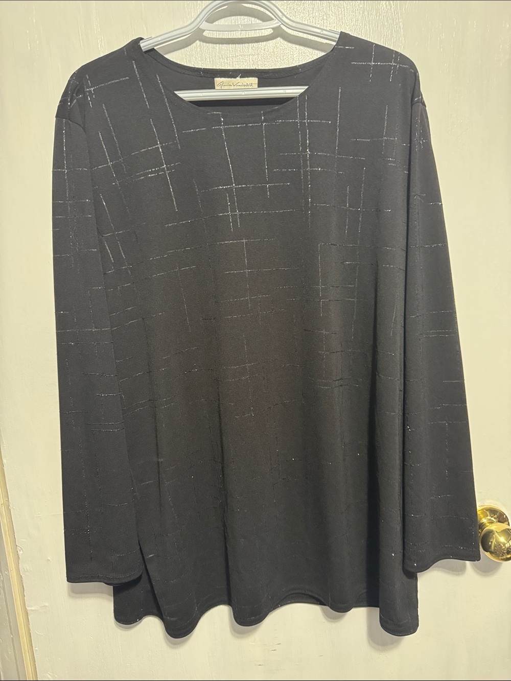 Gloria Vanderbilt Black Long-Sleeve Knit Top with Subtle Silver Grid